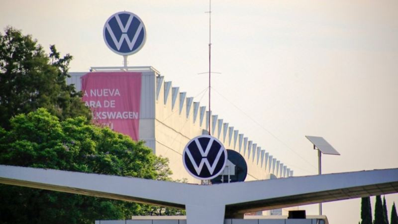 Ofrece Volkswagen 200 bases, a tres días de que el sindicato vote alza salarial