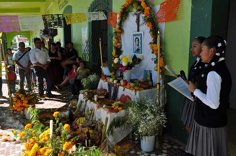 Realizan concurso de ofrendas en el municipio de Petlalcingo