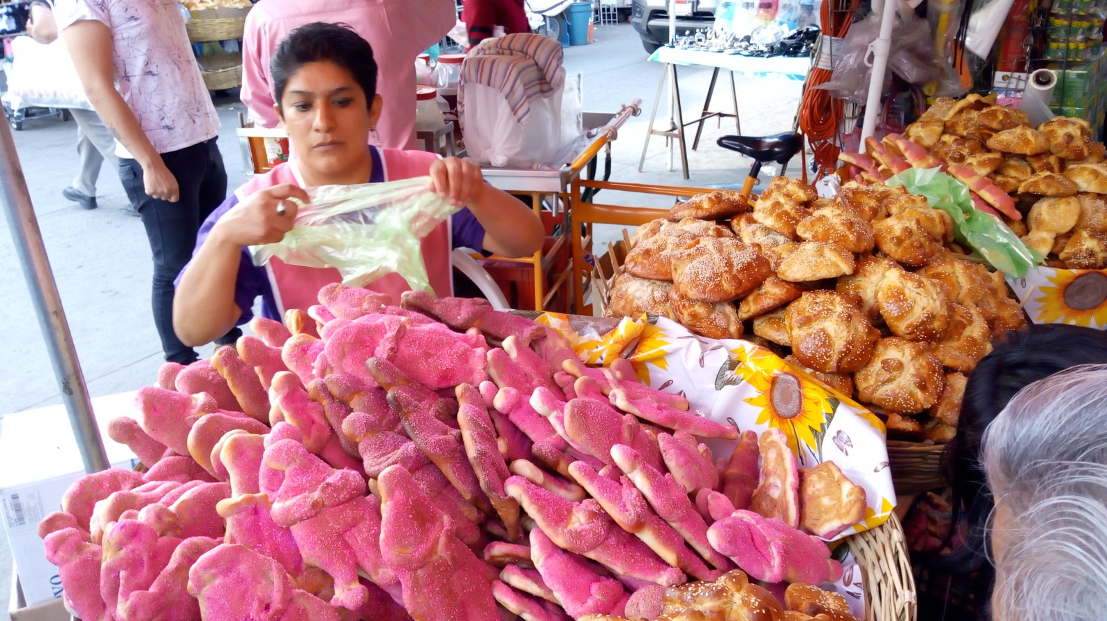 Se desploman ventas de pan y dulces de temporada en Texmelucan