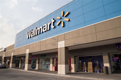 Falta de permisos frena la llegada del mezcal Cinco de Mayo a Walmart