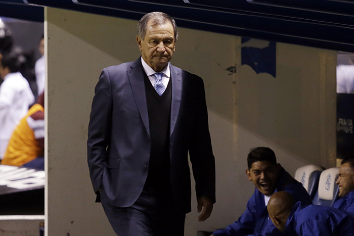 Puebla cesa al Ojitos Meza tras derrota ante el Necaxa