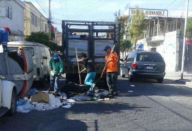 Tehuacán se queda sin recolección de basura por adeudo de la comuna