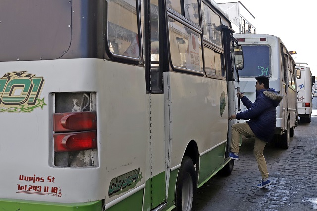 Retiene SMT 500 unidades piraras de transporte público 