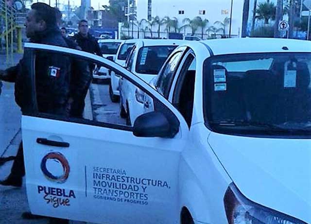 Con operativo limpian Cuautlancingo de taxis piratas y mototaxis