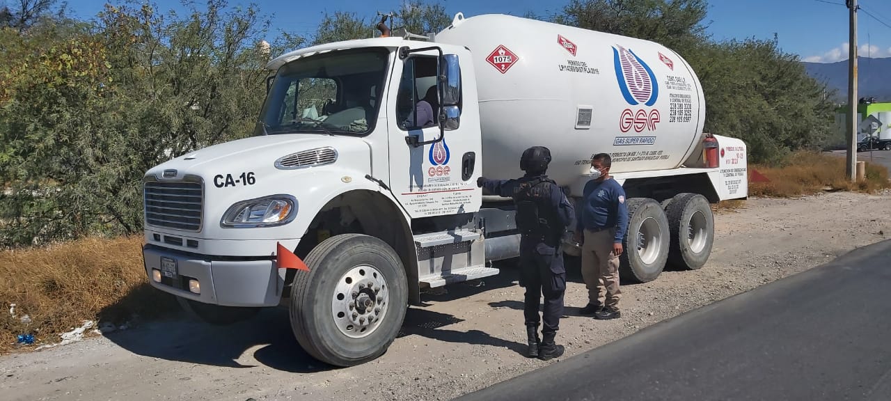 Realizan operativo contra pipas y camionetas repartidoras de Gas LP en Tehuacán 