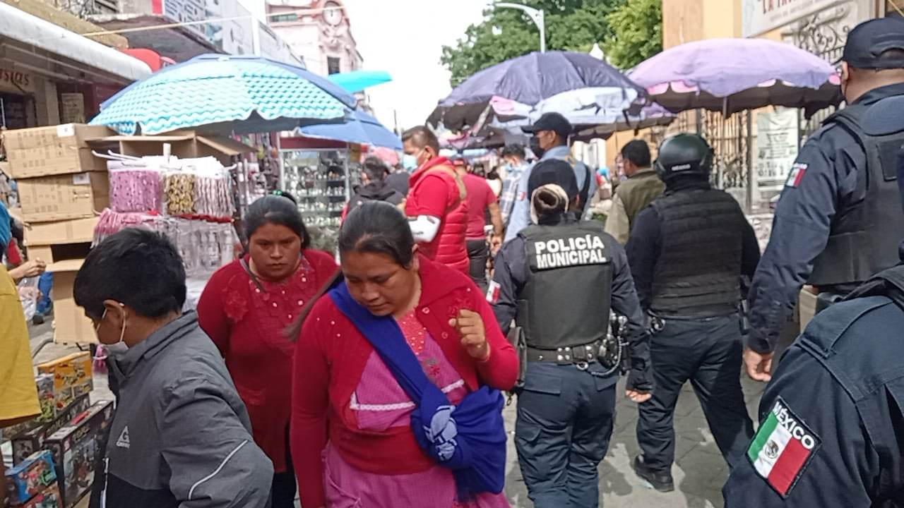 Decomisan 25 kilogramos de pirotecnia en mercados de Tehuacán 