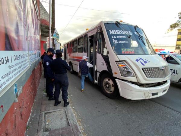 Continúan operativos de sana distancia en el transporte; supervisan 939 unidades