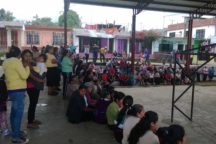 Se deslinda IMSS-Oportunidades de cuotas pedidas a mujeres de Cuacuila