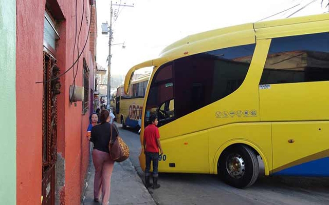 Usuarios del transporte en Izúcar avalan mostrar IFE para viajar