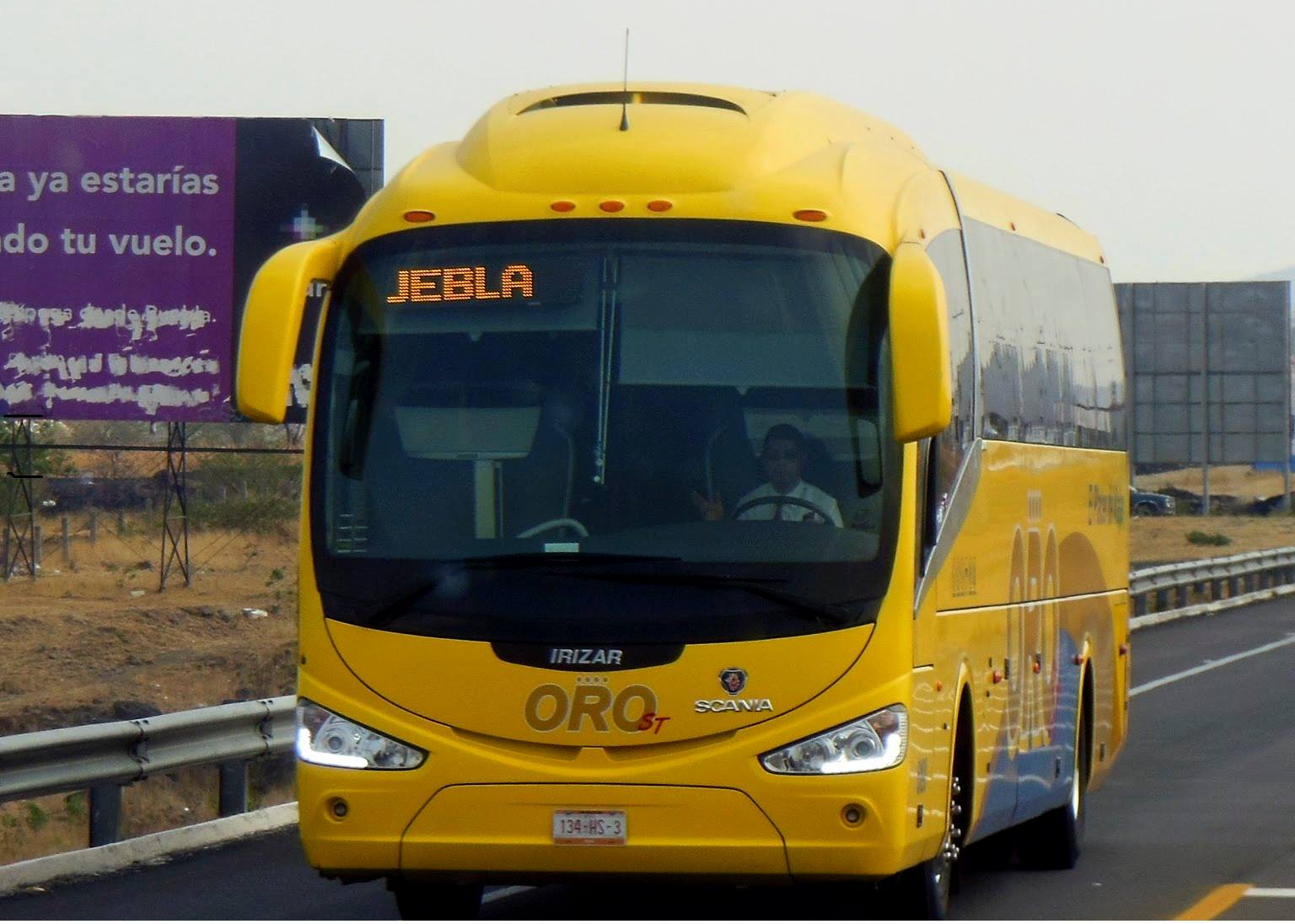 Apedrean unidad de la empresa Oro en San Martin Alchichica