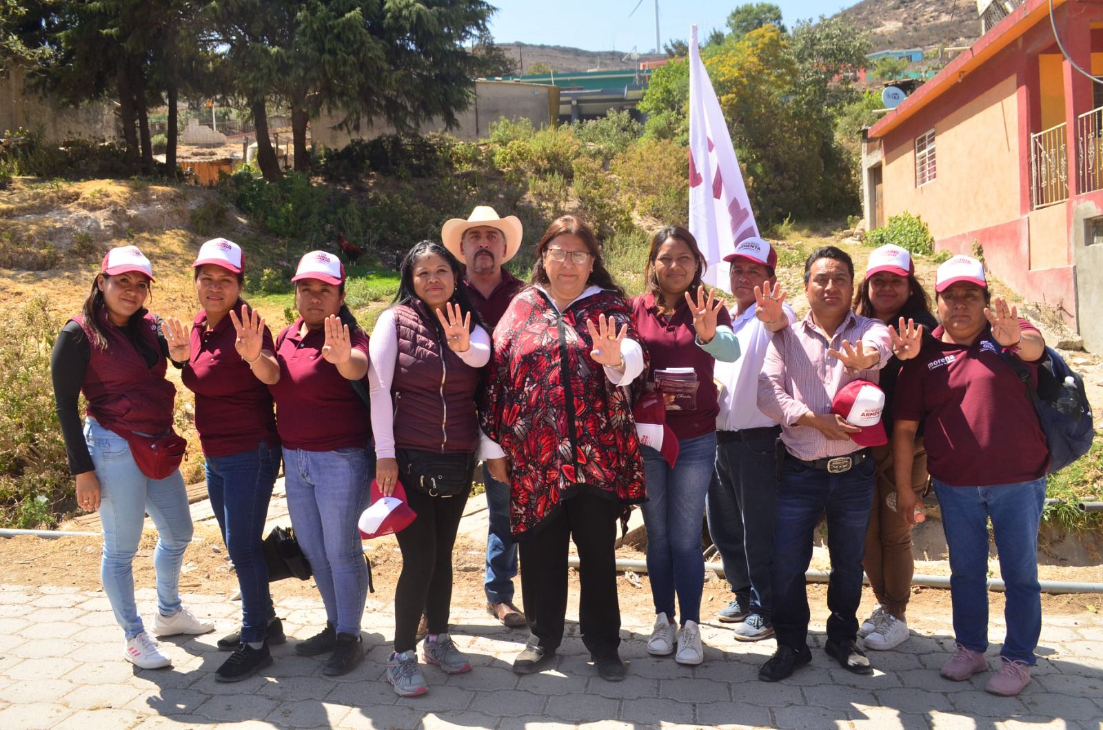 Trabajo en equipo con municipios, ofrece Rosario Orozco