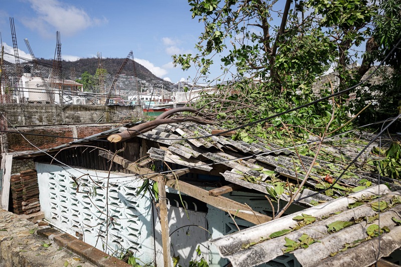 Reducen de 47 a 2 los municipios en desastre por Otis en Guerrero