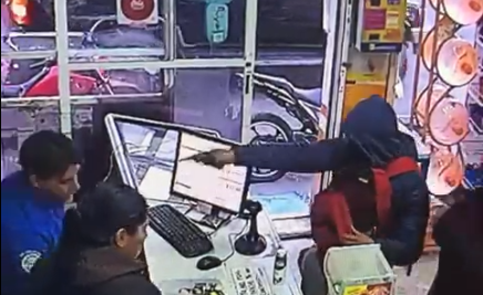 VIDEO Asaltan Servi Express en Texmelucan