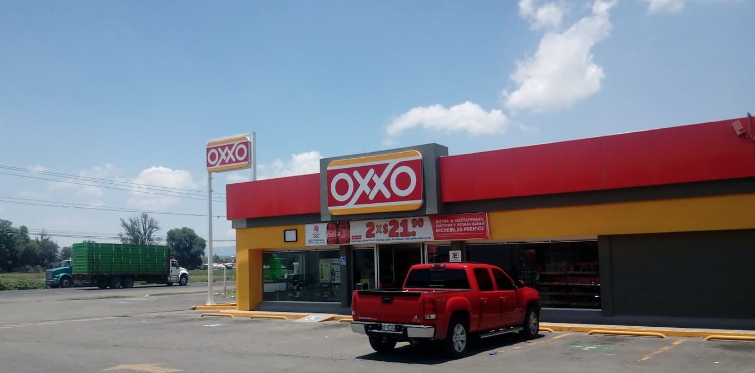 En minutos ladrones asaltan dos tiendas Oxxo en Tecamachalco