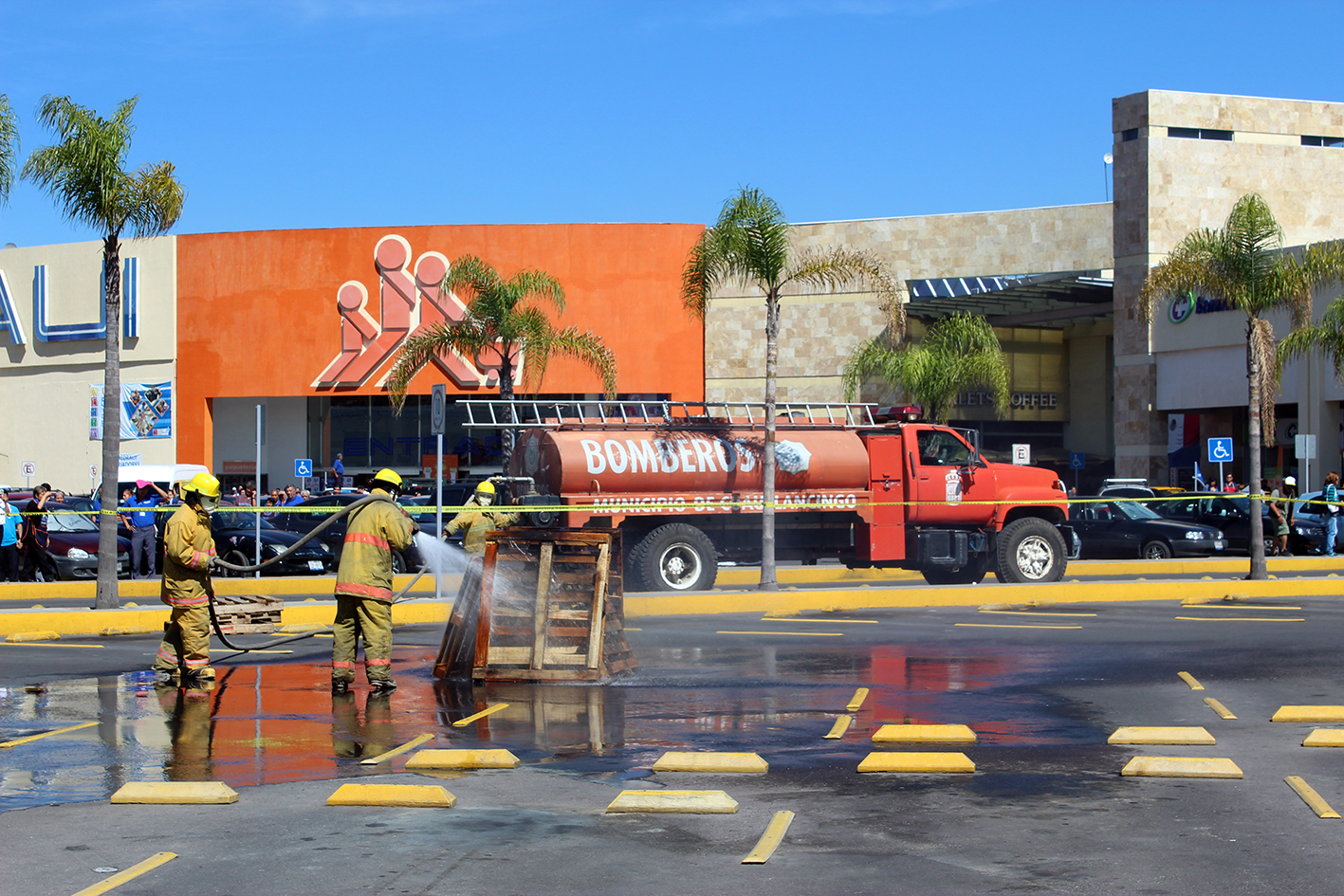 Realiza Cuautlancingo simulacro en el Centro Comercial Cruz del Sur