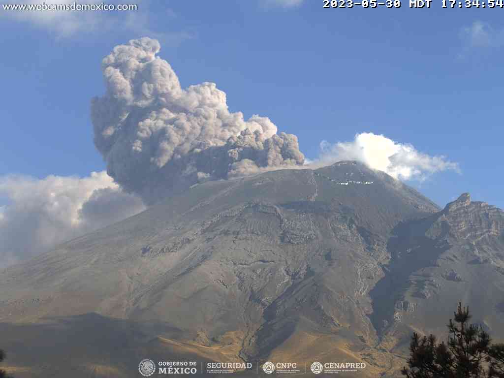 Popocatépetl registra 315 exhalaciones y dos explosiones en 24 horas