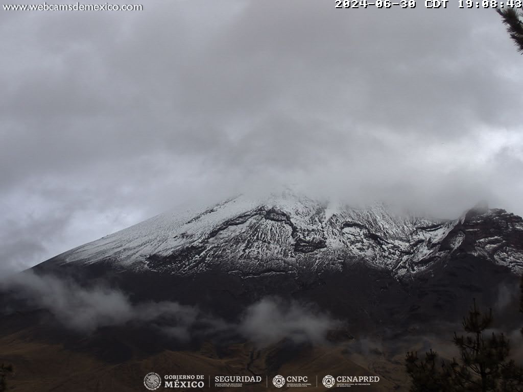 Popocatépetl registra 18 exhalaciones y 17 minutos de tremor