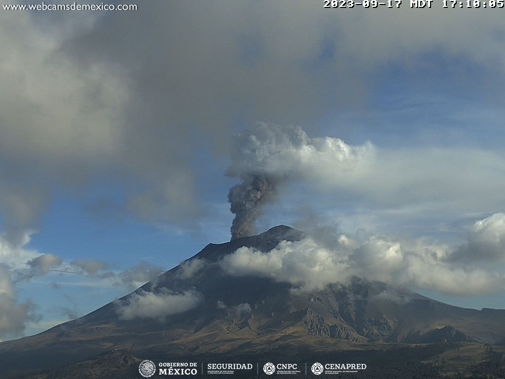 Popocatépetl registra 21 exhalaciones y 2 explosiones
