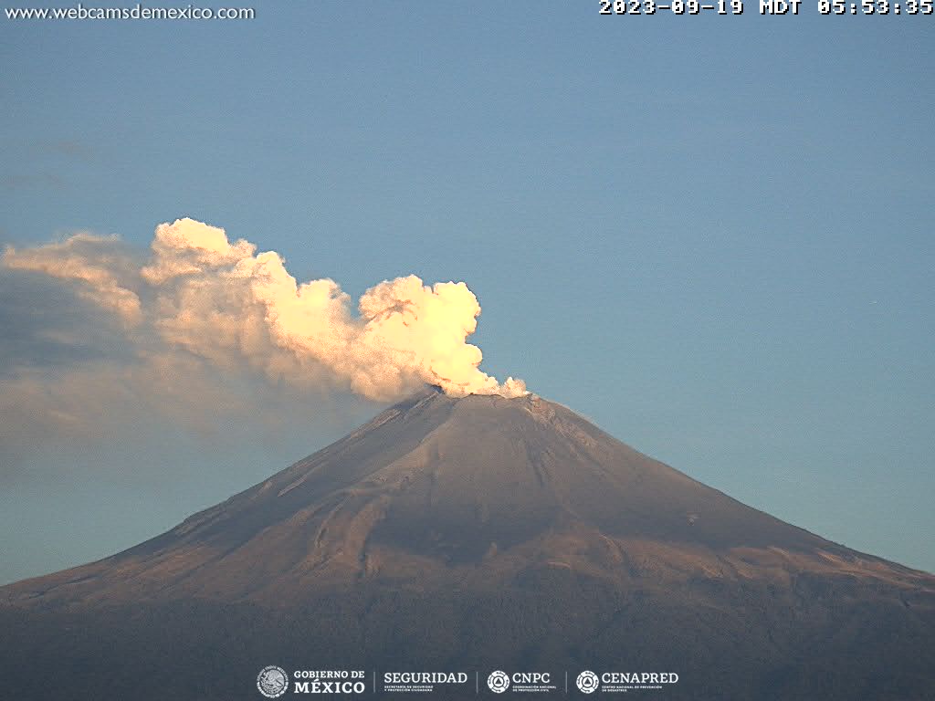 Popocatépetl registra 69 exhalaciones y ceniza llega hasta Morelos
