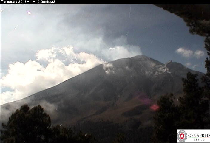 Un día de intensa actividad la del Popocatépetl