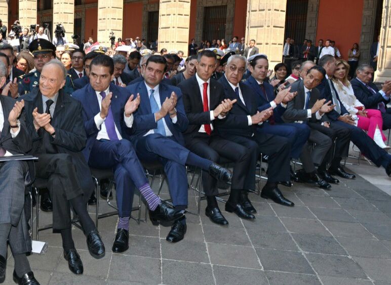 Asiste Pacheco Pulido a informe de los 100 días de AMLO