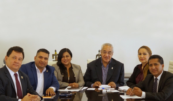 Pacheco Pulido se reúne con diputados de la LX Legislatura