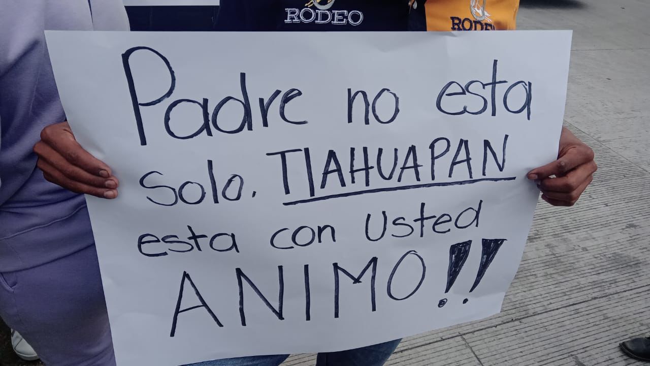 Por conflicto religioso amagan con cerrar la México-Puebla