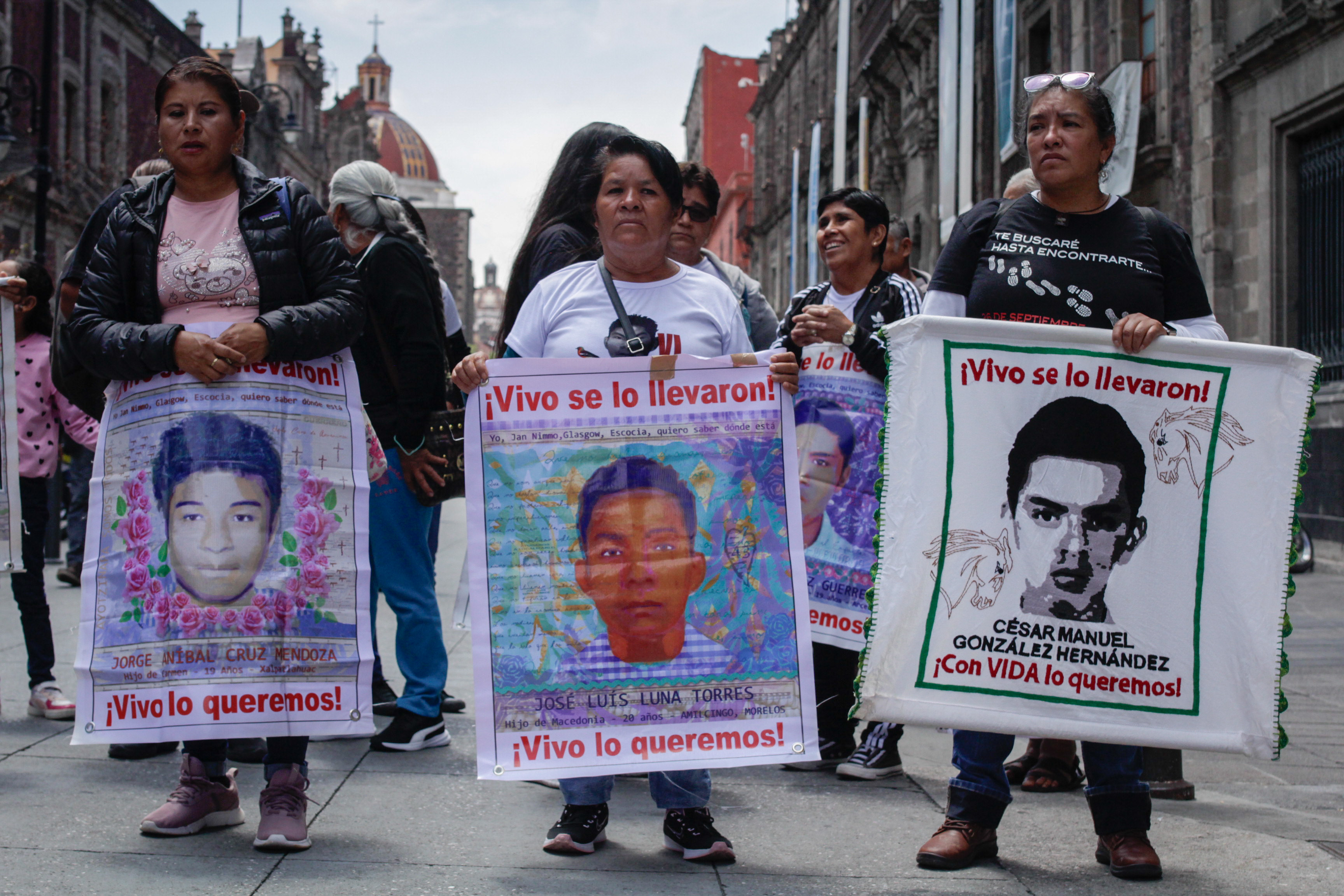Padres de los 43 de Ayotzinapa se reunirán con Sheinbaum el 29 de julio