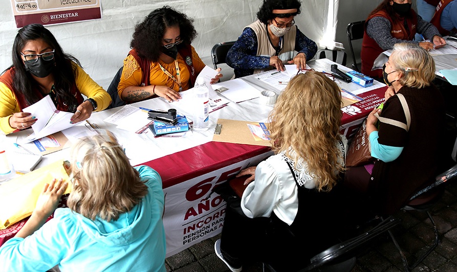 Adultos mayores reciben el lunes pago de su pensión en Puebla capital