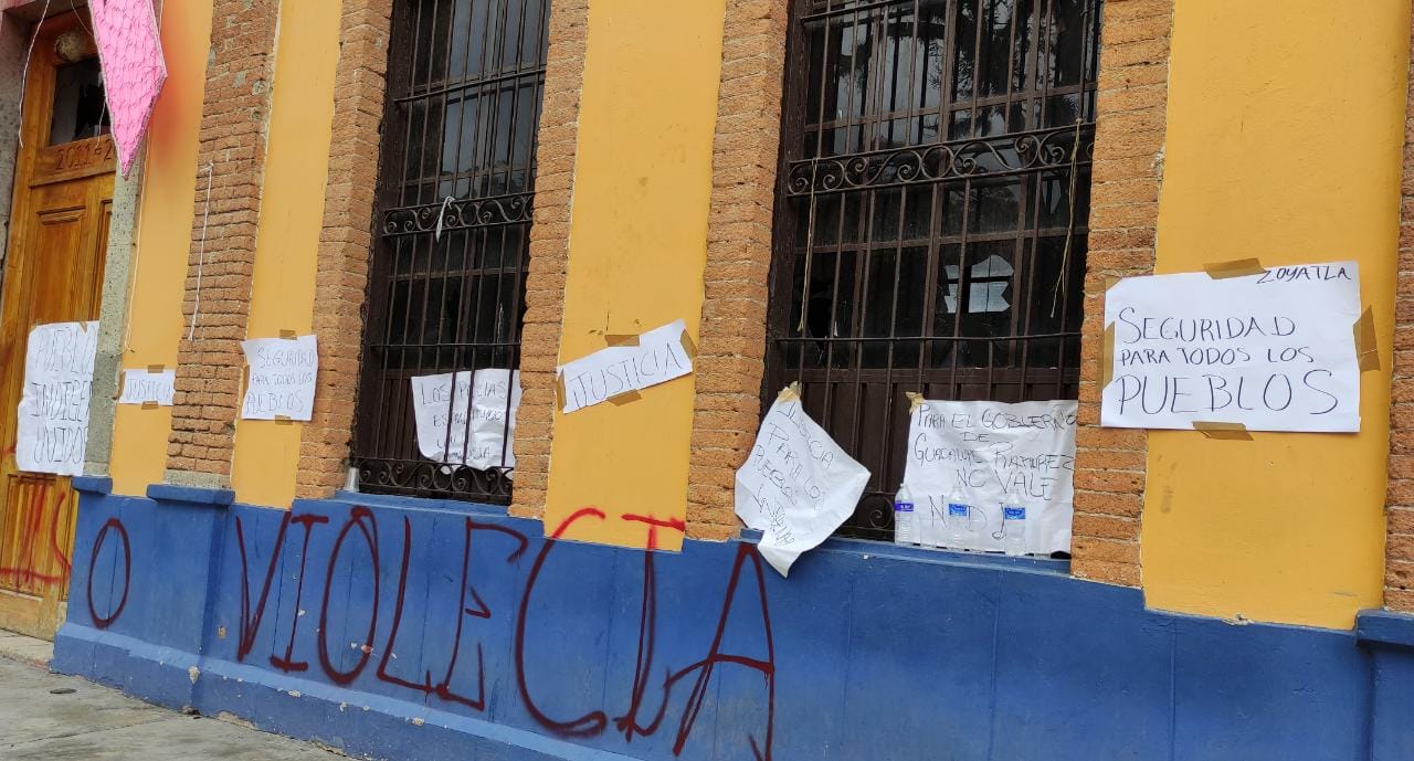 Huye alcaldesa de Pahuatlán tras multihomicidio