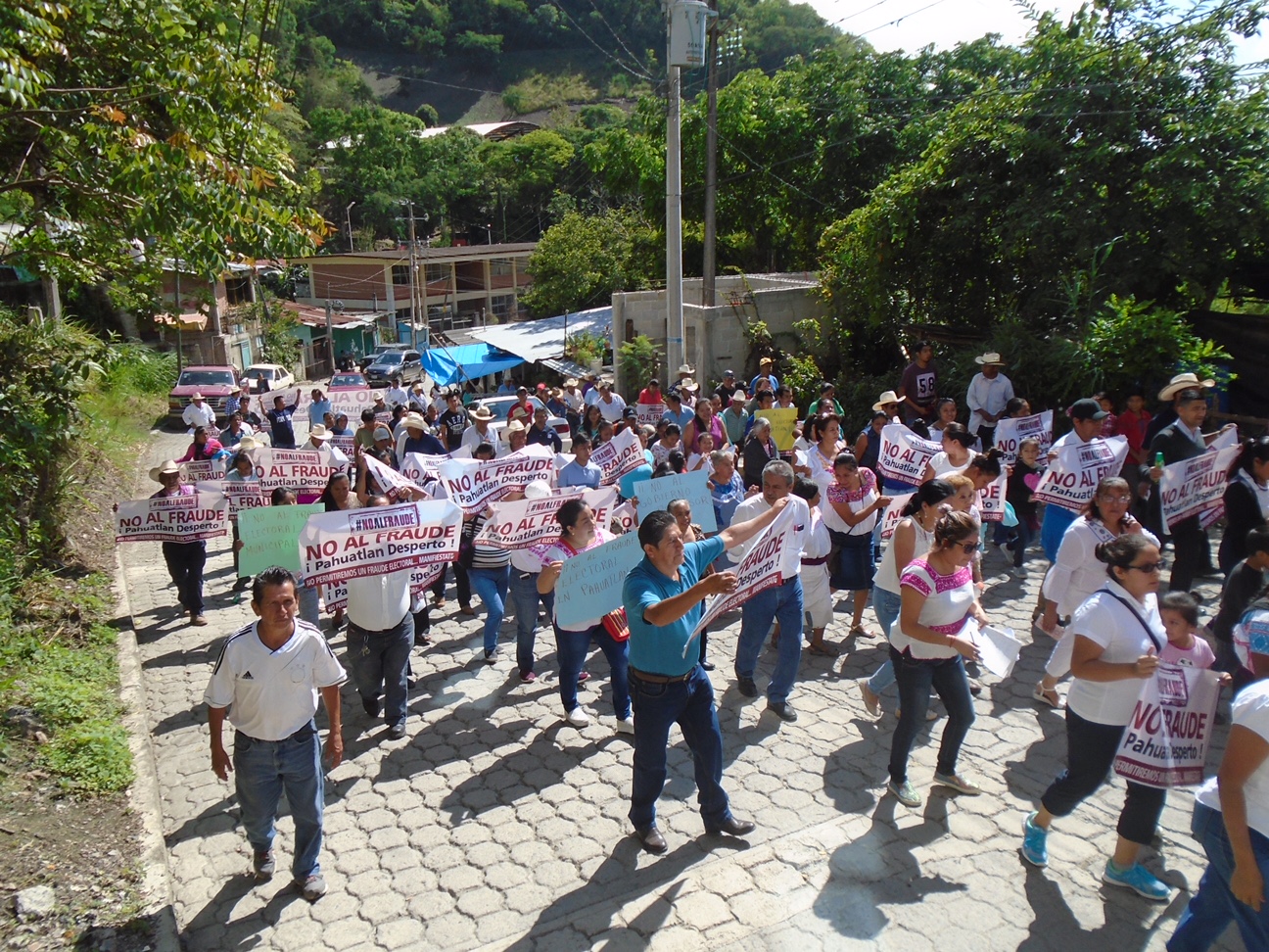 Marchan en Pahuatlán contra fraude electoral