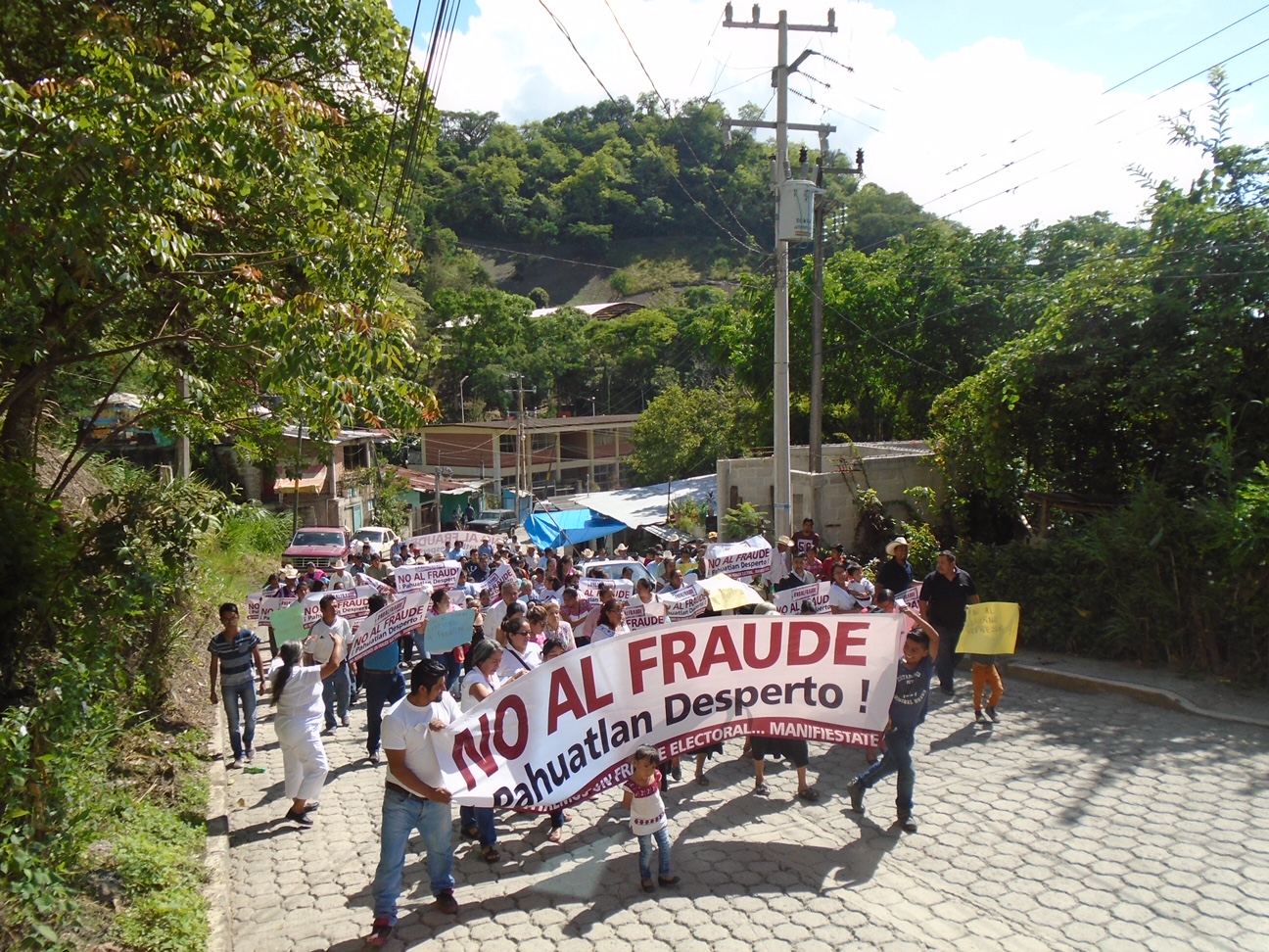 Marchan en Pahuatlán contra fraude electoral