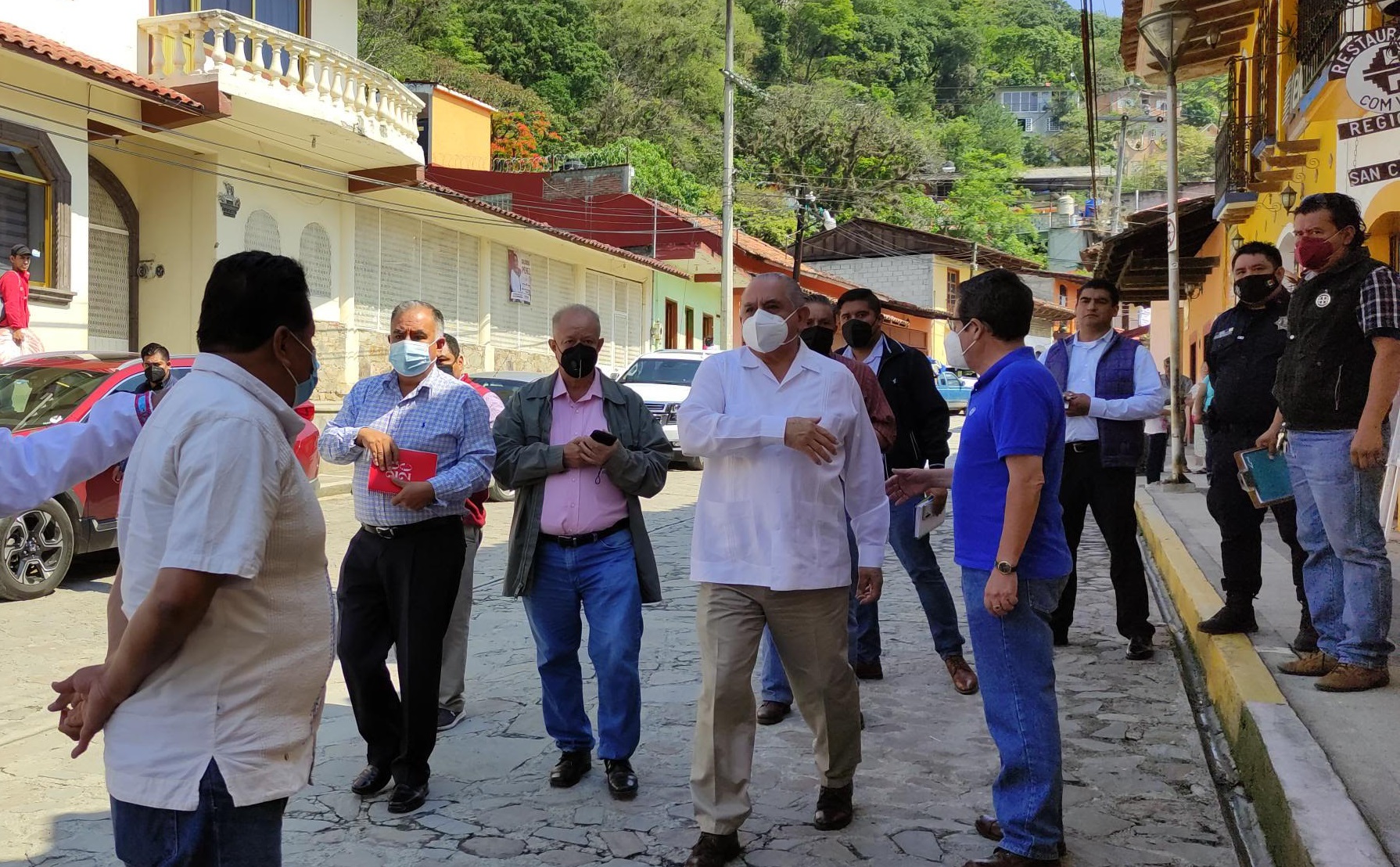 Habitantes de Pahuatlán exigen destitución de la edil Guadalupe Ramírez