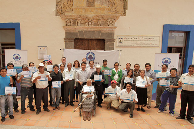 Entregan apoyos a 26 productores del campo en San Andrés