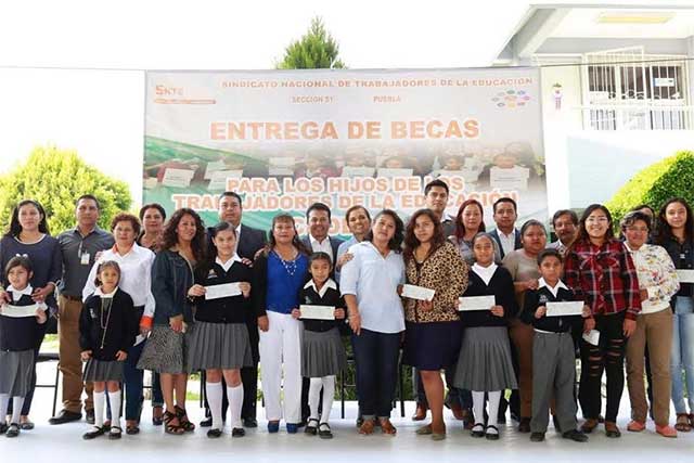 Alcalde de San Andrés Cholula refrenda su compromiso con estudiantes