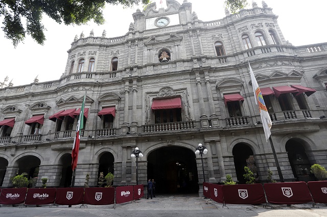 Trabajadores del Ayuntamiento de Puebla regresarán a oficinas hasta el 25 de enero