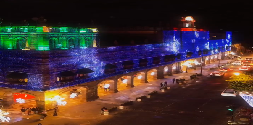 VIDEO Palacio Municipal se ilumina con el espíritu navideño