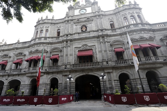 Van 880 trabajadores del Ayuntamiento de Puebla contagiados de Covid