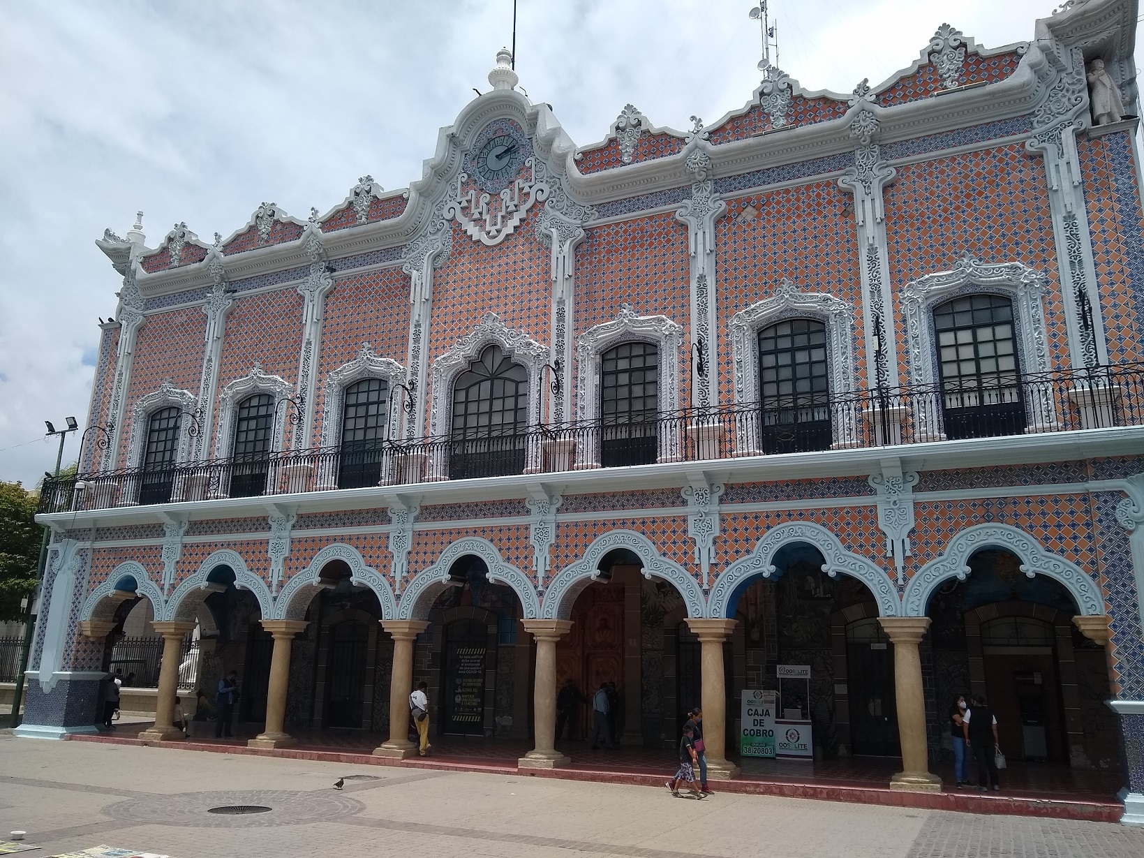 Adelantarán parte de aguinaldo a burócratas de Tehuacán por el Buen Fin 