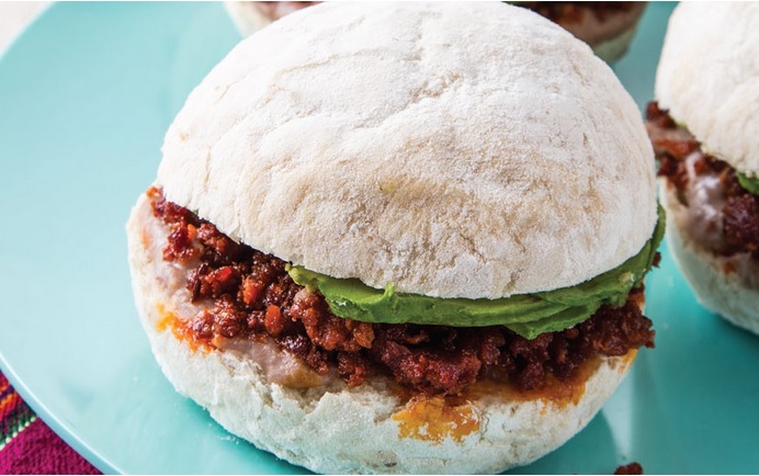 El pambazo poblano es el mejor sándwich del mundo, según CNN