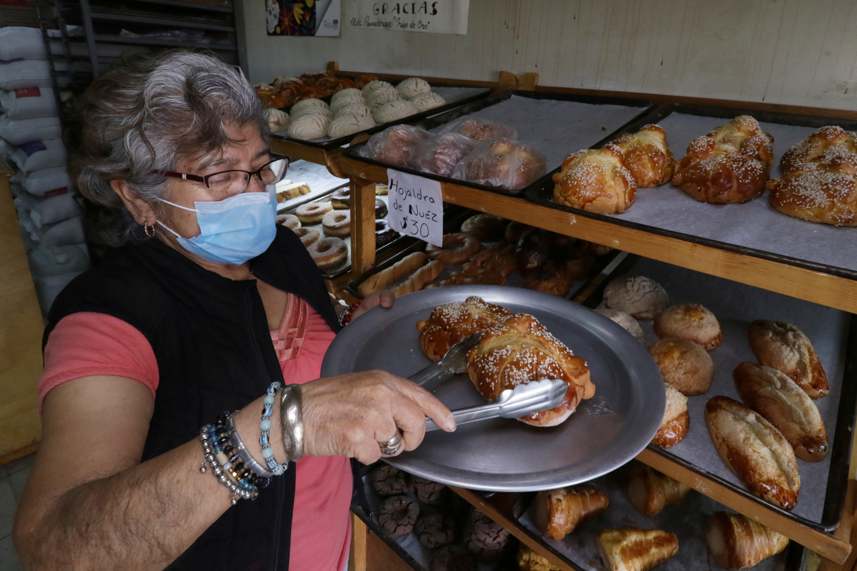 Panaderos prevén repunte de 30% en sus ventas por temporada de frío 