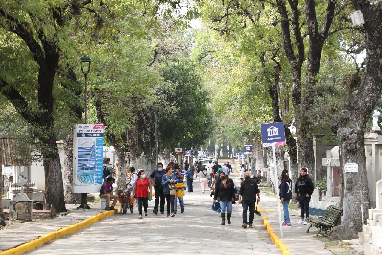  Anuncia Ayuntamiento de Puebla operativo en panteones por 10 de mayo