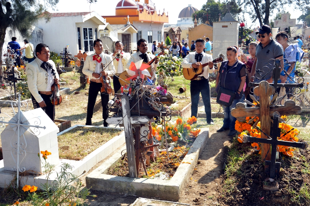 Alistan panteones para la celebración del 10 de mayo en Cuautlancingo