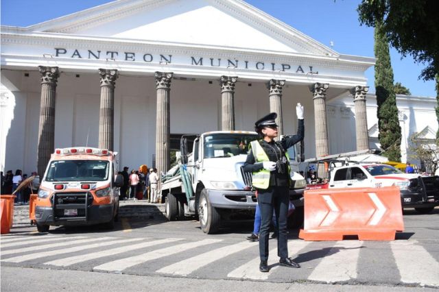 Más de 250 Policías vigilan panteones de Puebla