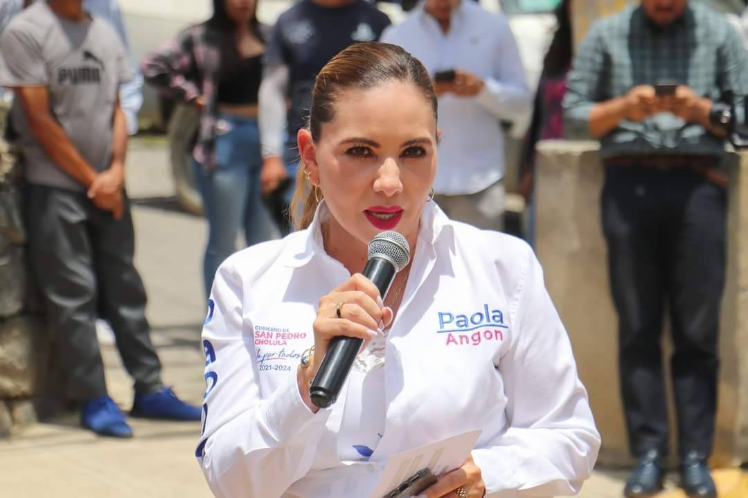 En medio de crisis panista Paola Angon celebra 85 aniversario del albiazul