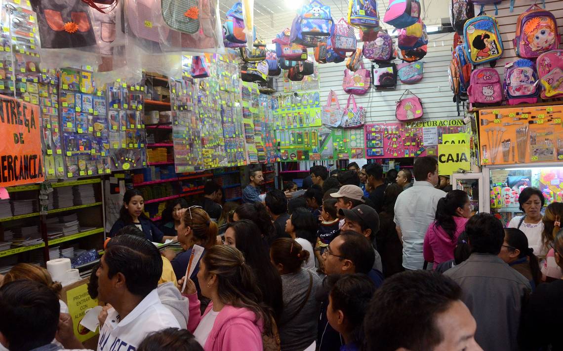 Papelerías en Tehuacán hacen su agosto