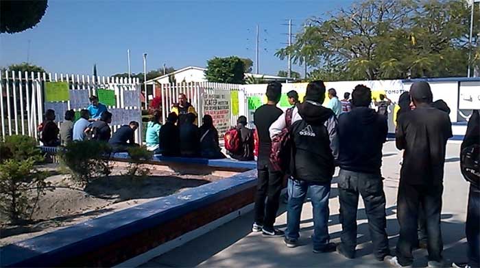 Paran labores profesores y estudiantes del Icatep Tehuacán