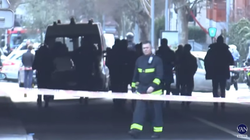 Sujeto mata a una persona en París e hirió a otras con un cuchillo