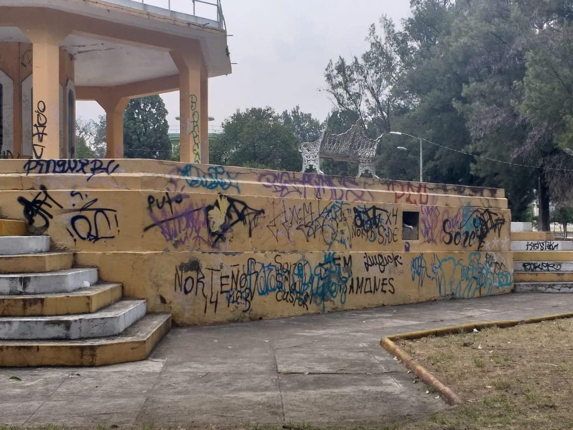 Abandonan y deterioran parque de la colonia El León en Atlixco
