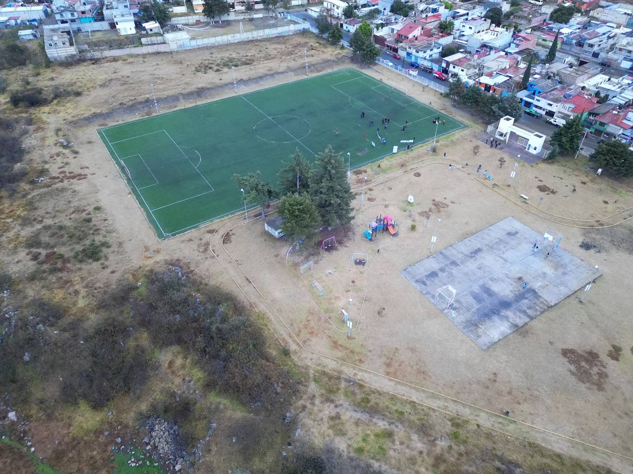 Inician rescate del parque y cancha de Lomas de San Miguel